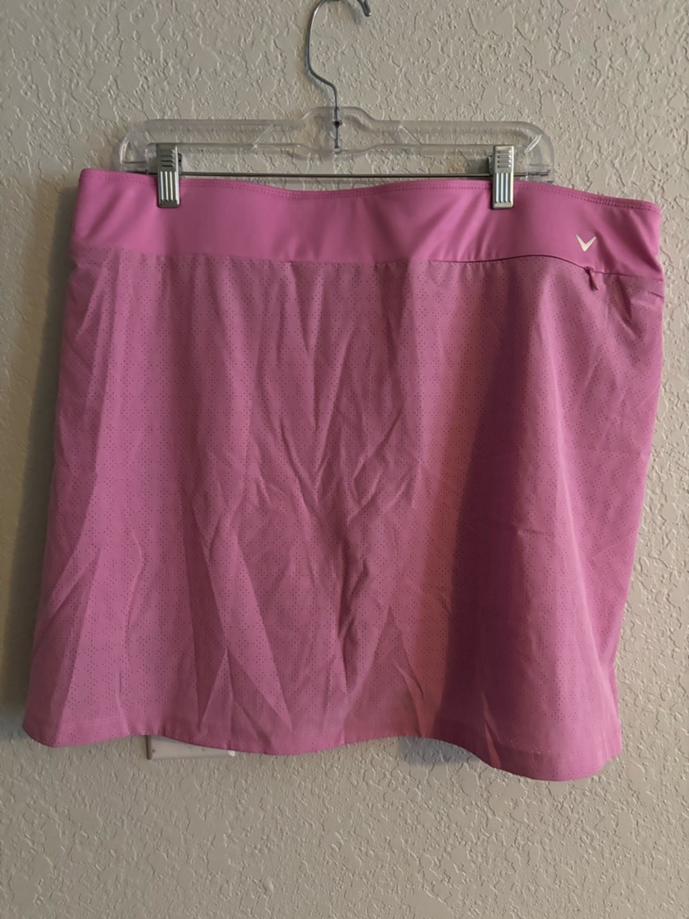 Athletic Pink Golf Skort with Subtle Perforation